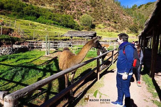 tour-to-sacred-valley-tour-pisaq-ollantaytambo-and-chinchero