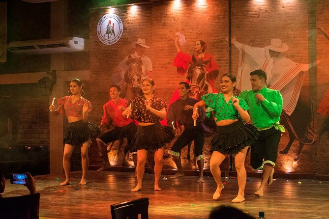 tour-to-the-archaeological-sanctuary-of-pachacamac-lunch-show-2