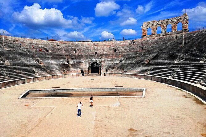 Tour to the Arena di Verona at the Gladiator's Time - Free Time and Reflection