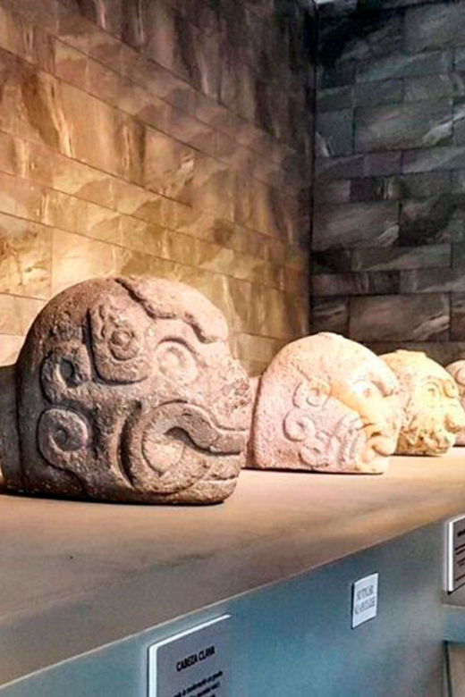 tour-to-the-chavin-archaeological-complex-3