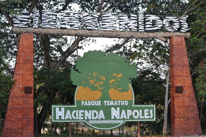 tour-to-the-hacienda-napoles-theme-park
