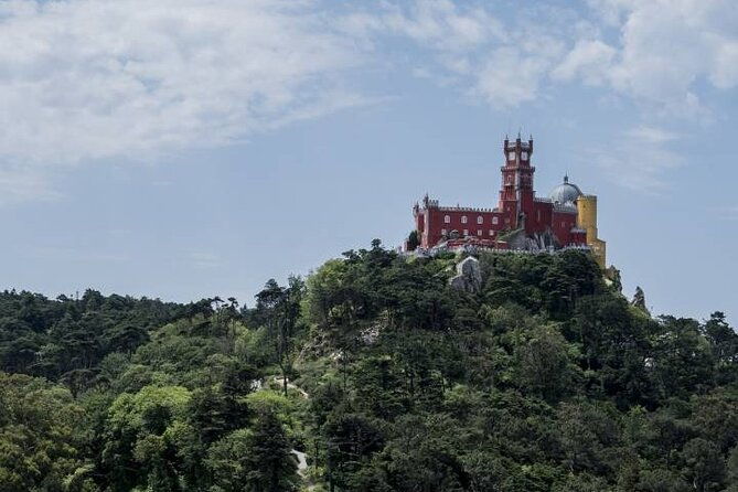 tour-to-the-medieval-village-of-sintra-from-lisbon