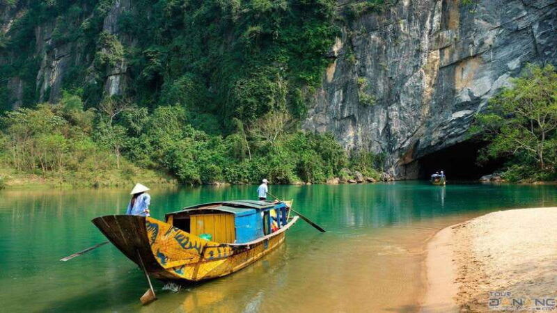 tour-to-the-paradise-cave-and-phong-nha-cave