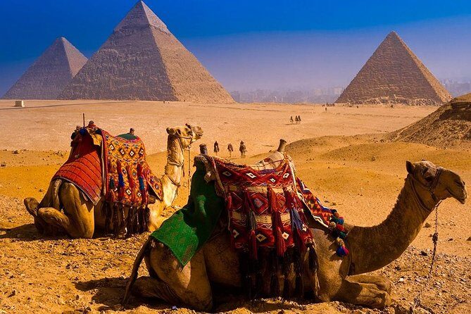 Tour to the Pyramids, Egyptian Museum and Local Bazaar from Cairo - The Pyramids of Giza: A Timeless Wonder