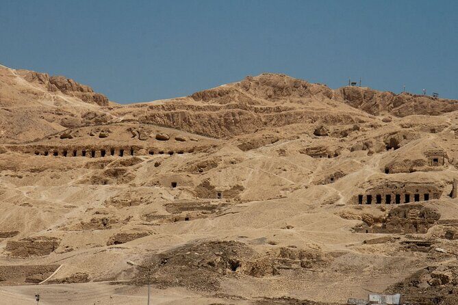 Tour to Valley of Queens Valley of the Artisans Tombs of Nobles - Key Points