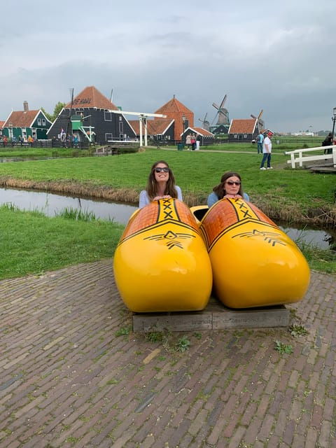 tour-to-windmills-cheese-clogs-and-volendam-from-amsterdam