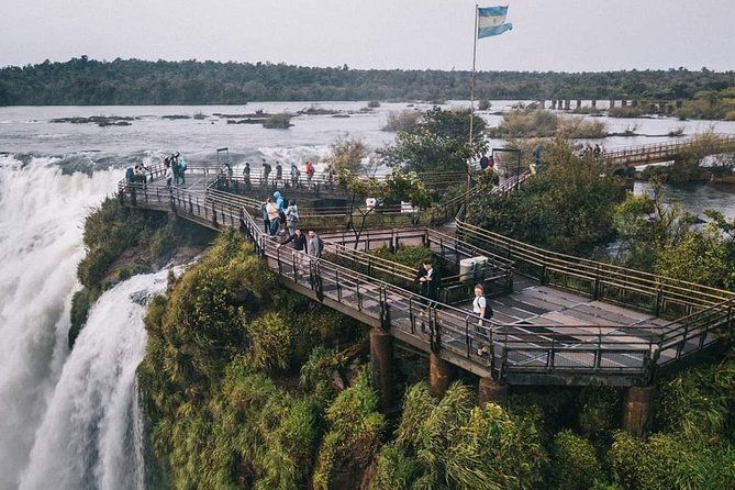 tour-tour-we-take-the-tour-of-the-argentina-puerto-iguacu-falls