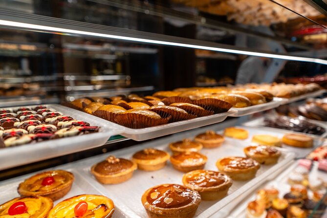 tour-with-tasting-of-moscovitas-and-asturian-pastries-in-oviedo