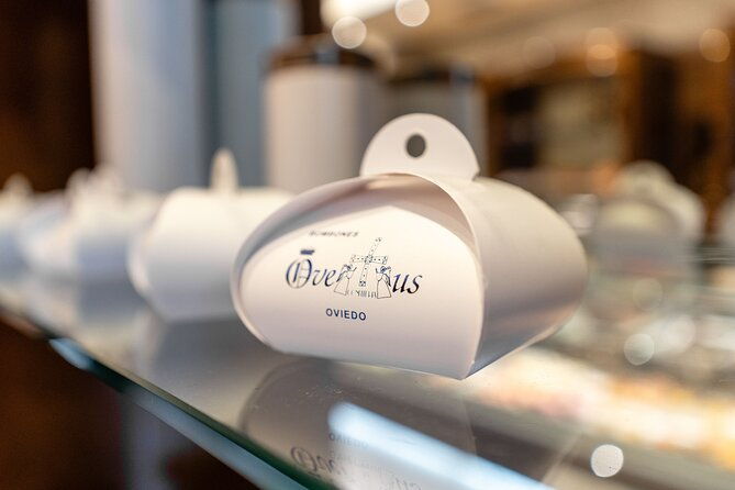 tour-with-tasting-of-moscovitas-and-asturian-pastries-in-oviedo
