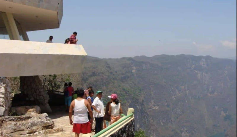 tour-zoomat-christ-of-chiapas-sumidero-canyon-viewpoints