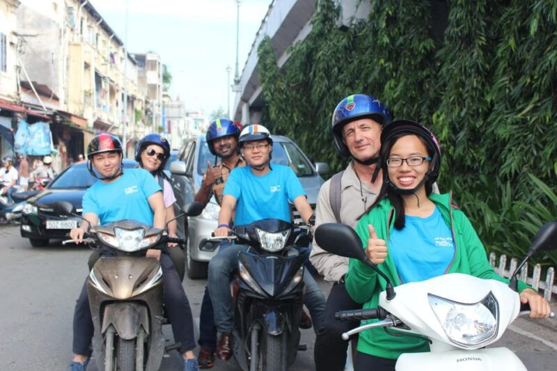 touring-saigon-city-by-motorbike