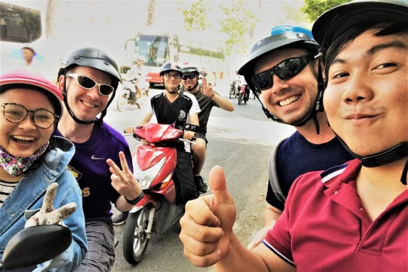 touring-saigon-city-by-motorbike