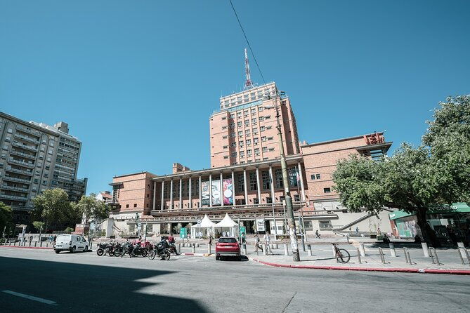 tourist-bus-discover-montevideo
