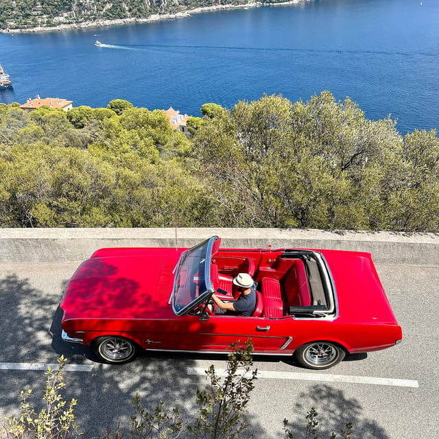 tourist-tour-on-french-riviera-in-a-ford-mustang-convertible