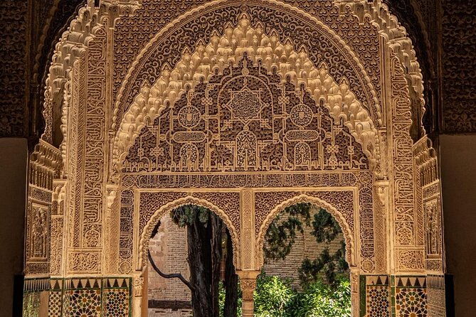 tours-alhambra-tickets-with-guide
