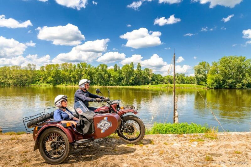 tours-all-of-loirevalley-in-a-sidecar