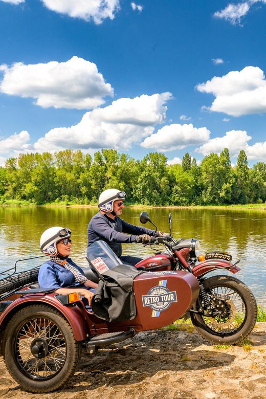 tours-all-of-loirevalley-in-a-sidecar