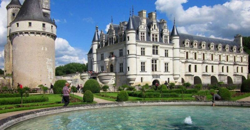 tours-amboise-chambord-chenonceau-day-trip-wine-tasting