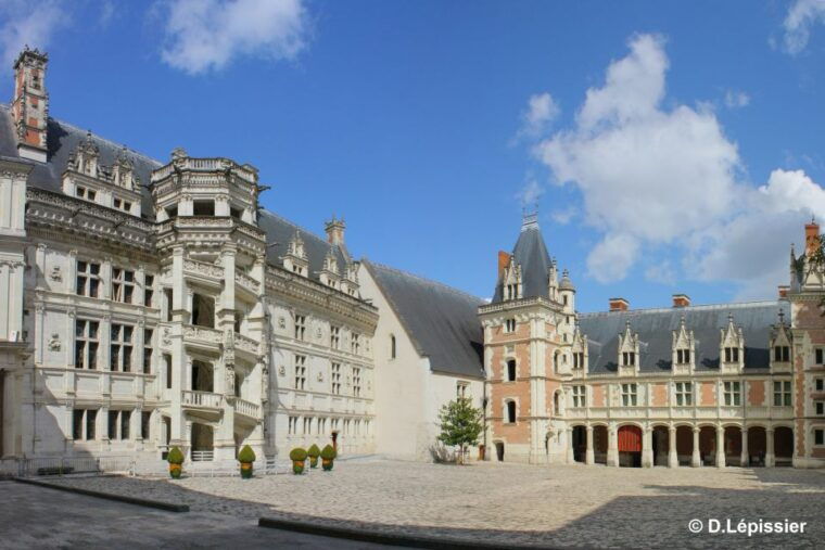 tours-amboise-private-day-trip-chambord-blois-cheverny
