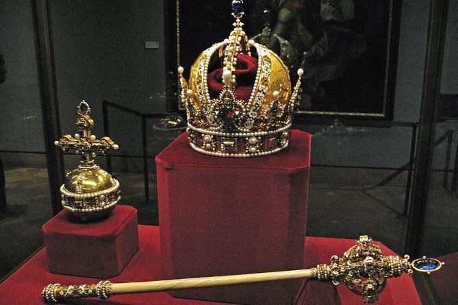tower-of-london-crown-jewels-and-english-royal-history-tour