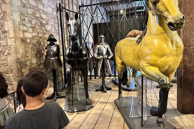 tower-of-london-for-kids-families-private-guided-tour-with-pre-booked-tickets