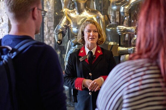 tower-of-london-guided-tour-with-beefeater-meet-crown-jewels