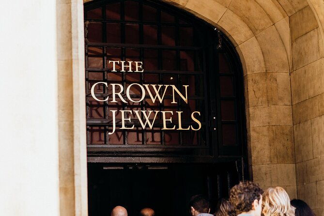 tower-of-london-tour-with-crown-jewels-cruise