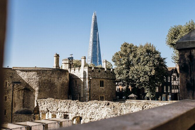 tower-of-london-tour-with-crown-jewels-cruise