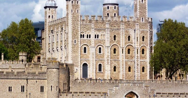tower-of-london-tour-with-private-guide-tickets-pickup
