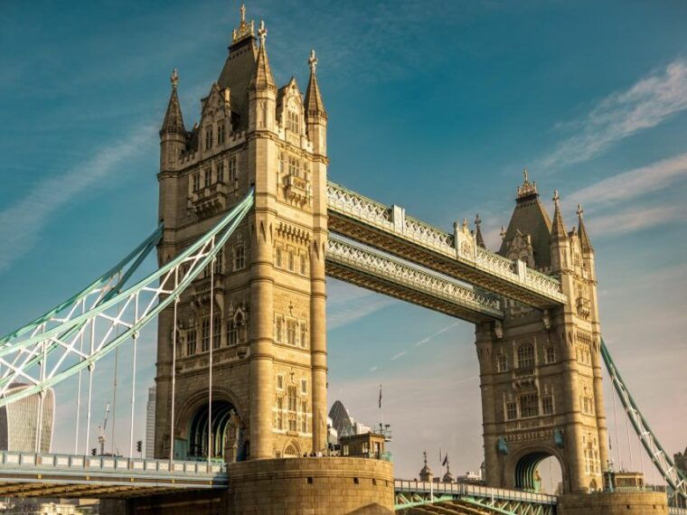 tower-of-london-tour-with-private-guide-tickets-pickup