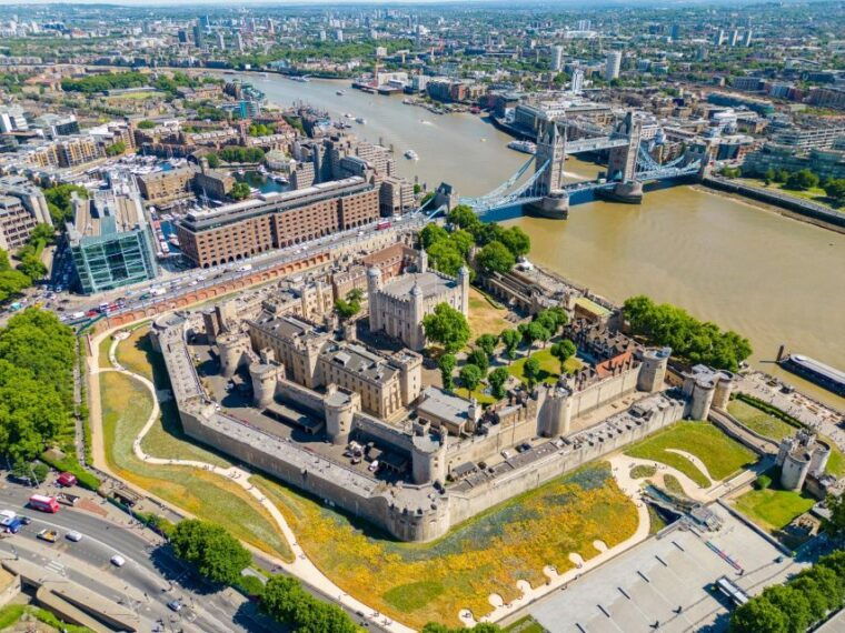 tower-of-london-tour-with-private-guide-tickets-pickup