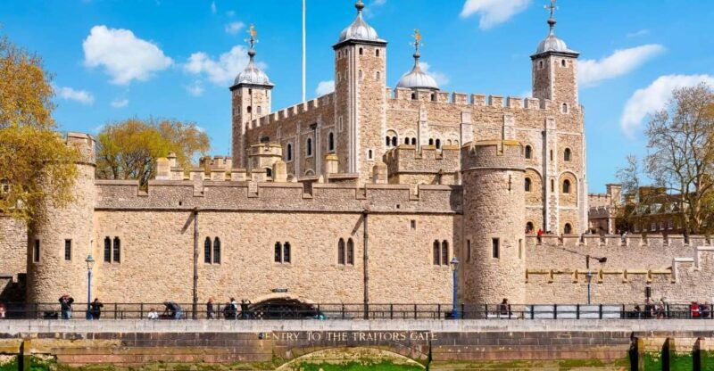 tower-of-london-westminster-abbey-british-museum-day-tour
