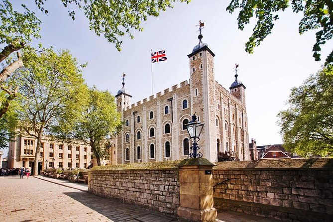 tower-of-london-with-london-hop-on-hop-off-tour-and-river-cruise