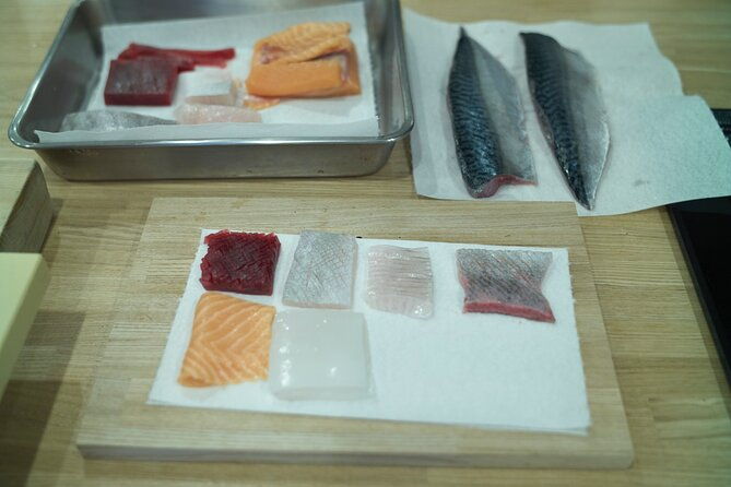 toyosu-fish-market-private-tour-and-cooking-experience