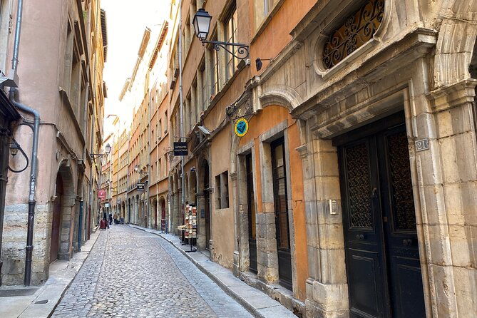 traboules-and-wine-tasting-in-lyon-old-town
