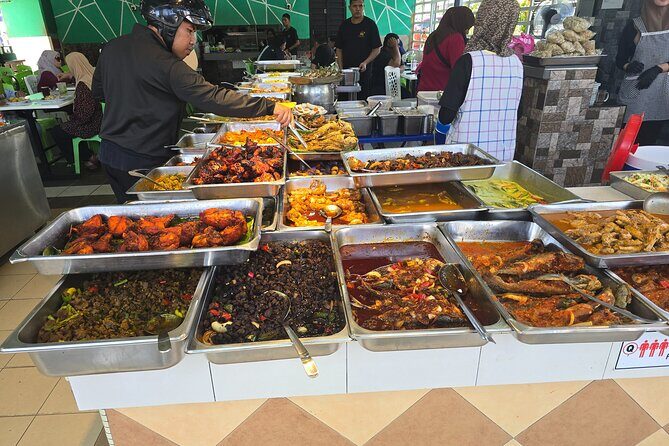 Tradition Meets Modernity from Malay Village To Skyscrapers Walk - A Closer Look at the Tour Experience