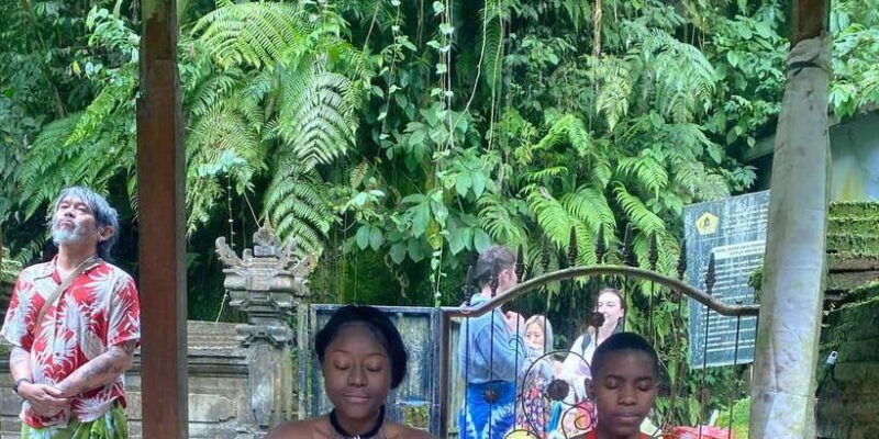 traditional-balinese-healing-and-water-purification