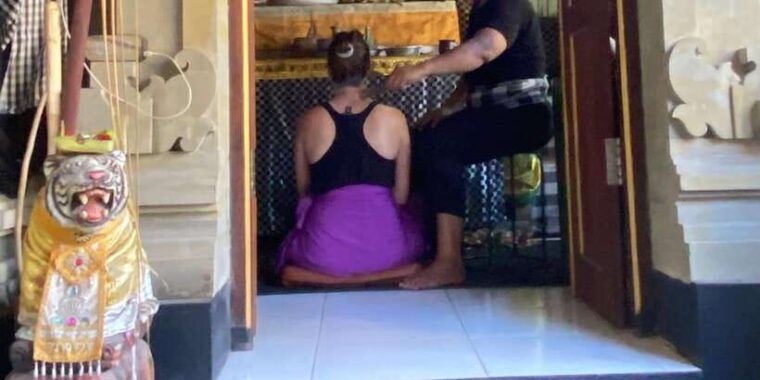 traditional-balinese-healing-and-water-purification