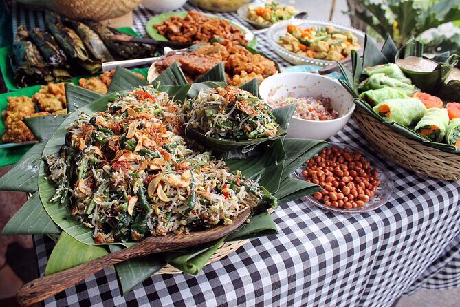 Traditional Balinese Home Dining Experience in Ubud with Putu - Exploring the Traditional Balinese Home Dining Experience in Ubud with Putu