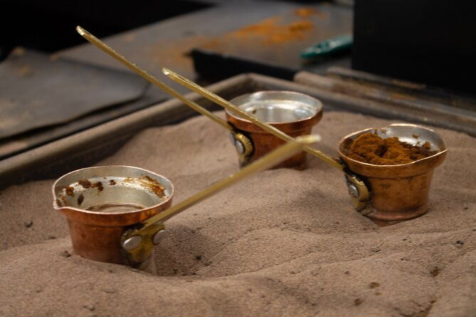 traditional-breakfast-in-markets-with-olive-oil-and-honey-tasting