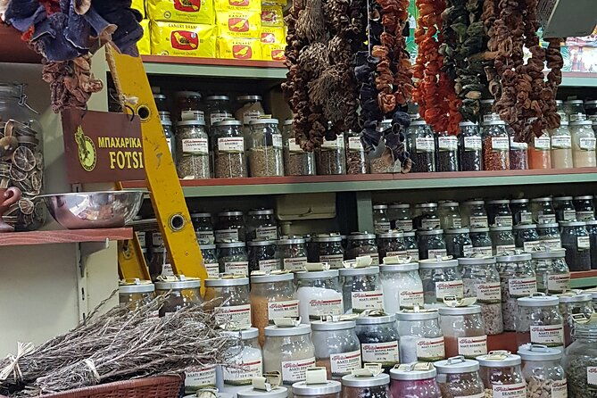 traditional-breakfast-in-markets-with-olive-oil-and-honey-tasting