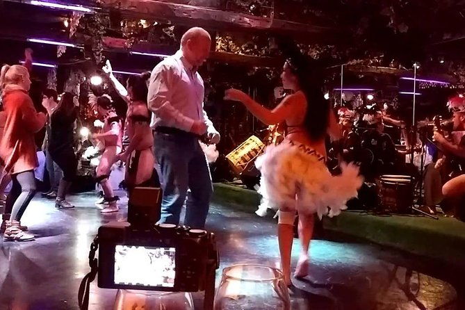 traditional-chilean-show-with-dinner-and-private-transportation-in-santiago