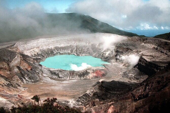 traditional-coffee-tour-poas-volcano-from-san-jose