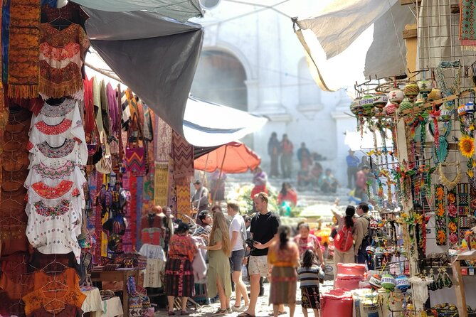 traditional-colorful-chichicastenango-market-private-day-tour
