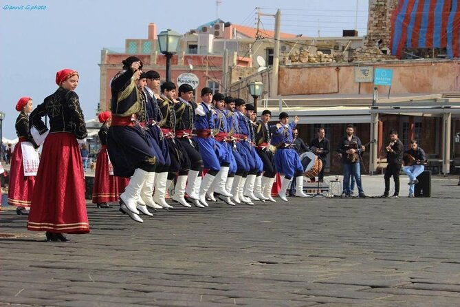 traditional-cretan-dancing-lessons-day-tour-in-chania