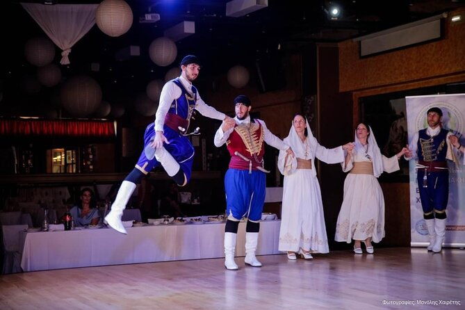 traditional-cretan-dancing-lessons-day-tour-in-chania