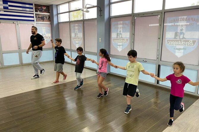 traditional-cretan-dancing-lessons-day-tour-in-chania