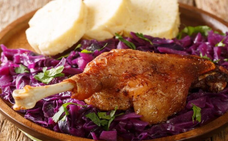 traditional-czech-food-and-prague-old-town-private-tour