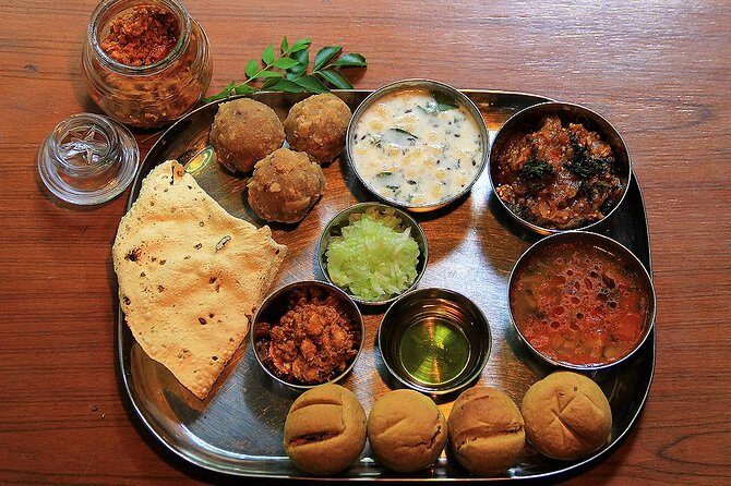 Traditional Dinner with Indian Family in Jaipur With Transfers - Key Points