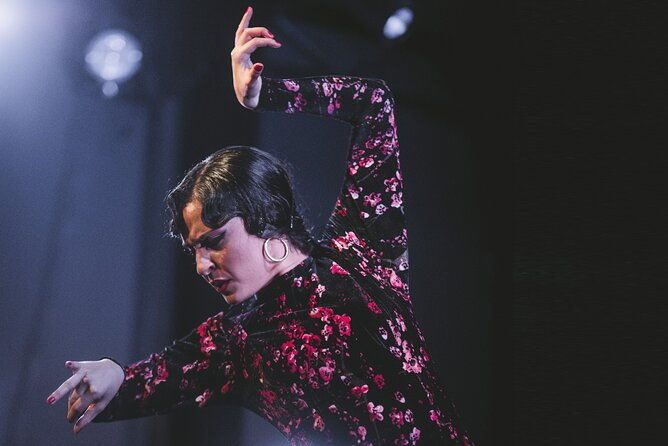 traditional-flamenco-show-at-tablao-casa-ana